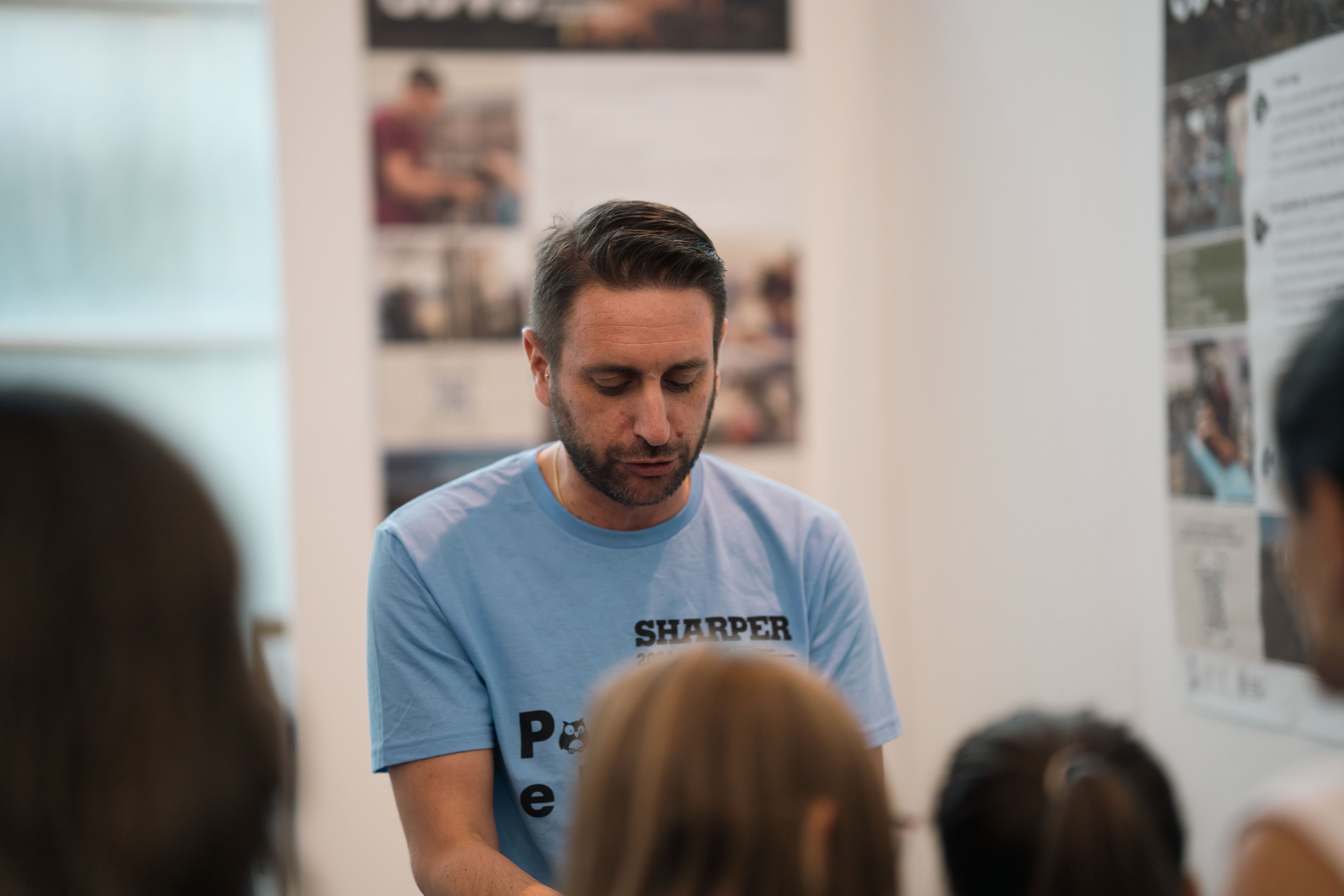 Docenti del Dipartimento di medicina veterinaria di Sassari spiegano le funzioni dell'Ospedale Didattico Veterinario durante la SHARPER- Notte europea dei ricercatori