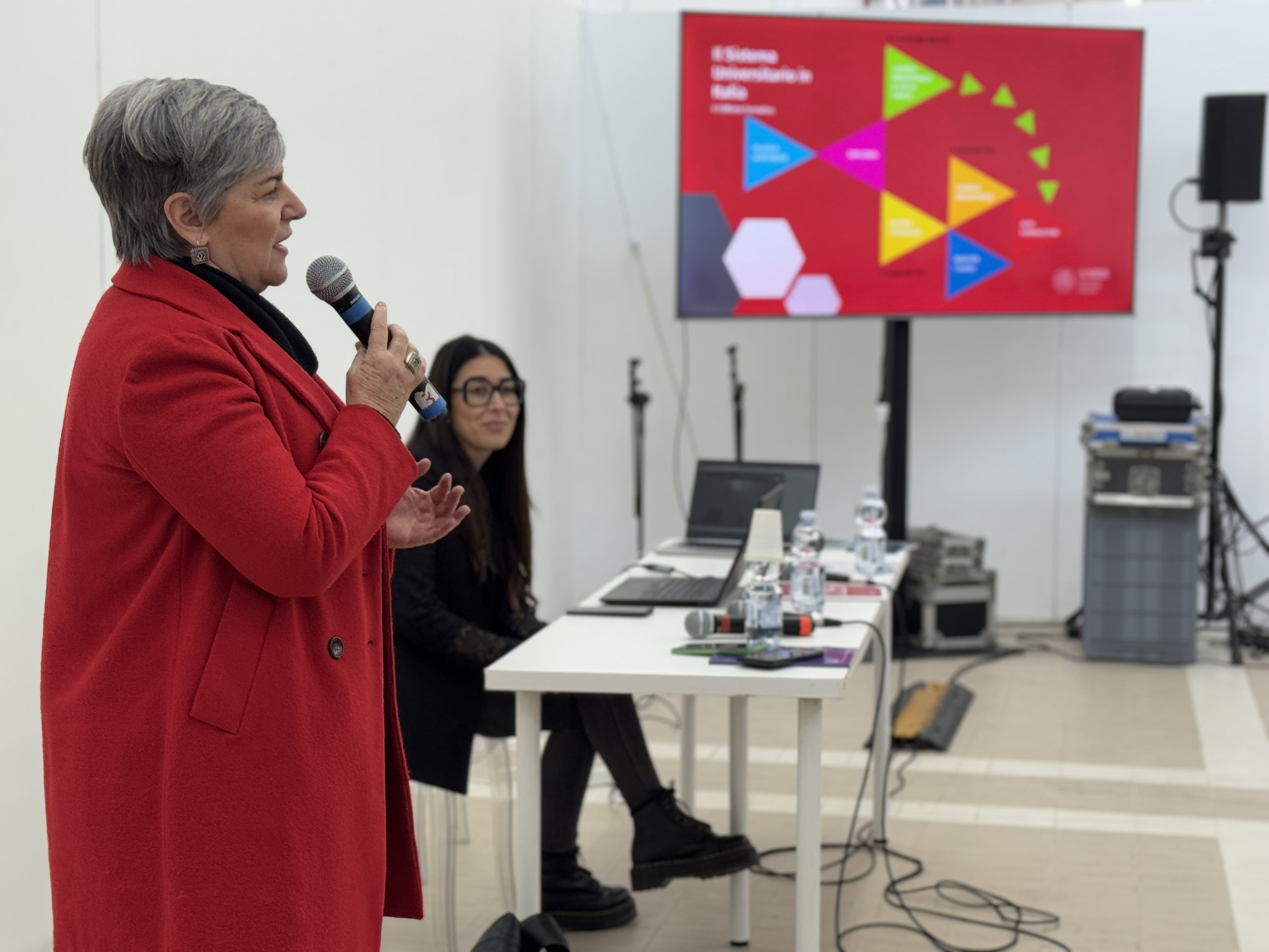 Un momento della presentazione dell'Università di Sassari tenuta dalla Dott.ssa Vanna Meloni